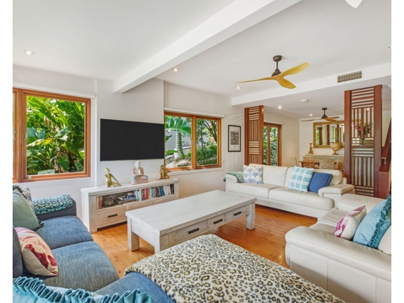 28 Stapylton Street, Coolangatta QLD 4225