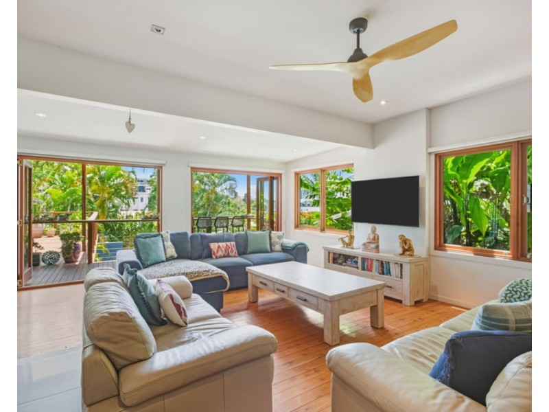 28 Stapylton Street, Coolangatta QLD 4225