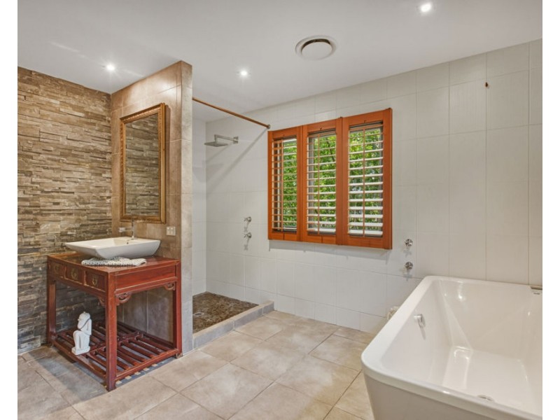28 Stapylton Street, Coolangatta QLD 4225