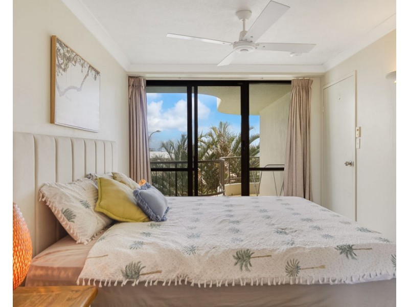 18/387 Golden four drive, Bilinga QLD 4225