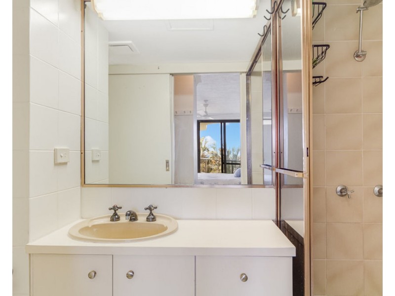 18/387 Golden four drive, Bilinga QLD 4225