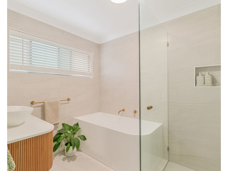 1/68 Oyster Point Road, Banora Point NSW 2486