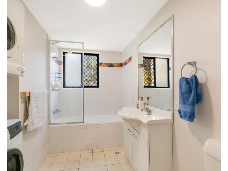 1/14 Miles Street, Coolangatta QLD 4225