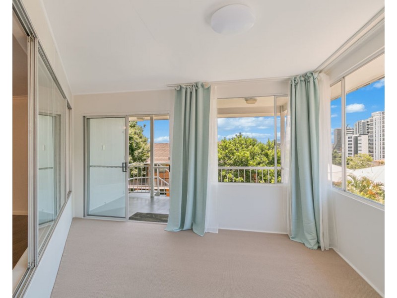 25 Rutledge Street, Coolangatta QLD 4225