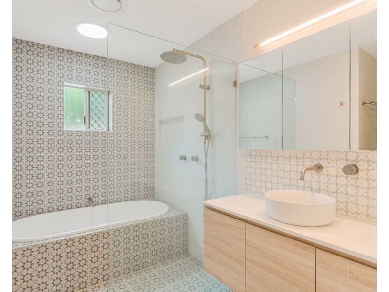 32 Stapylton Street, Coolangatta QLD 4225