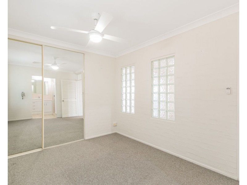 32 Stapylton Street, Coolangatta QLD 4225