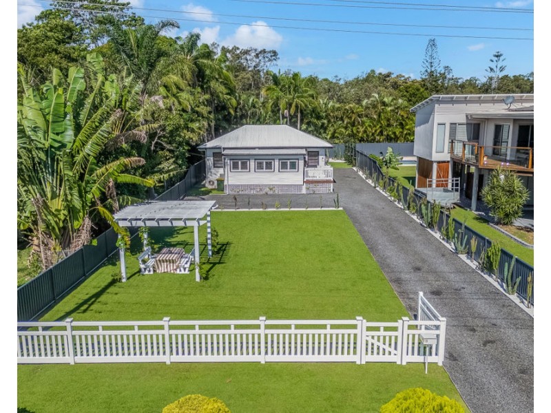 13 Fingal Road, Fingal Head NSW 2487