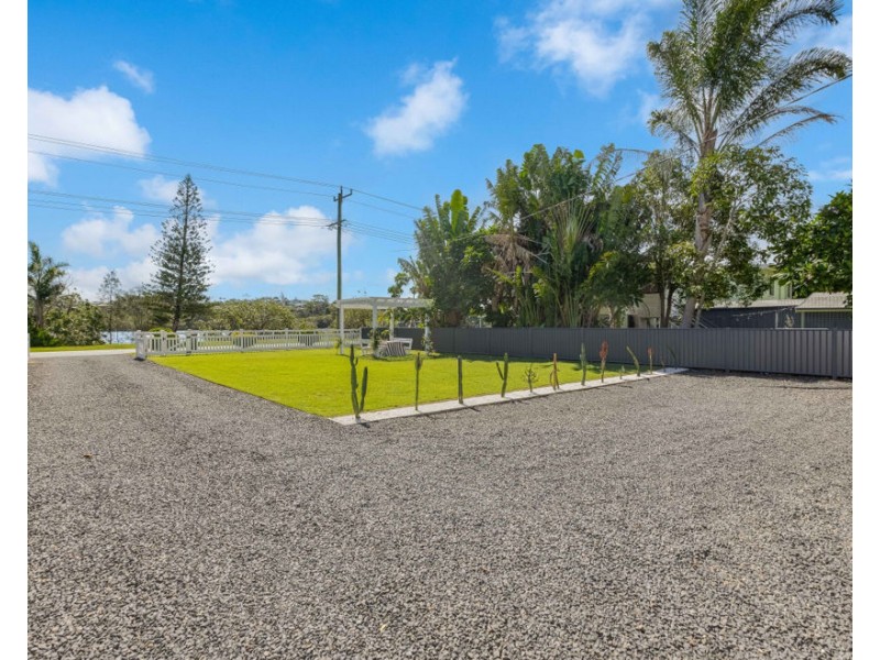 13 Fingal Road, Fingal Head NSW 2487