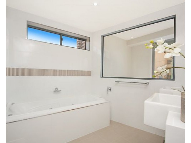 8/16-18 Eden Avenue “Maili”, Rainbow Bay QLD 4225