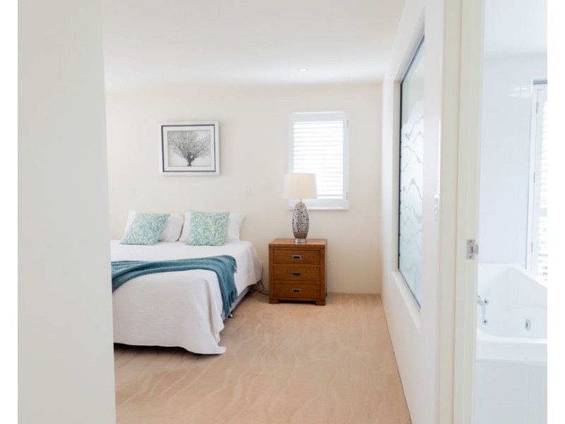 8/16-18 Eden Avenue “Maili”, Rainbow Bay QLD 4225