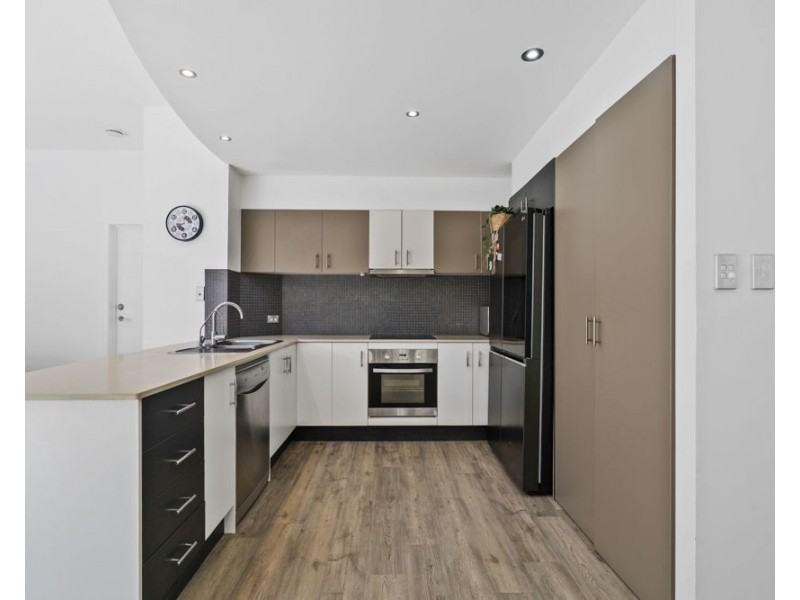 1/77 McLean Street, Coolangatta QLD 4225