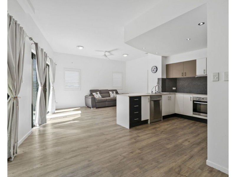 1/77 McLean Street, Coolangatta QLD 4225