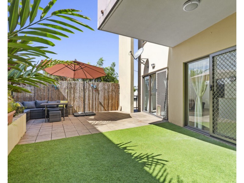 1/77 McLean Street, Coolangatta QLD 4225