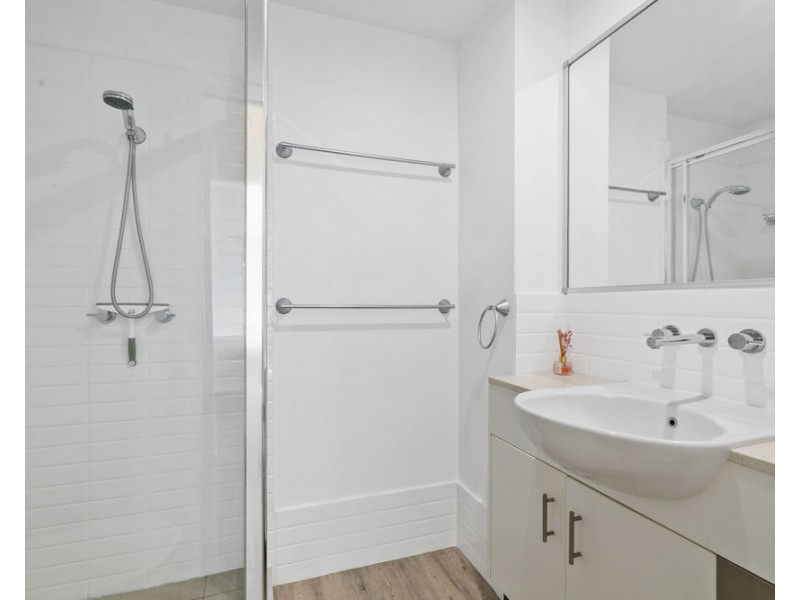 1/77 McLean Street, Coolangatta QLD 4225