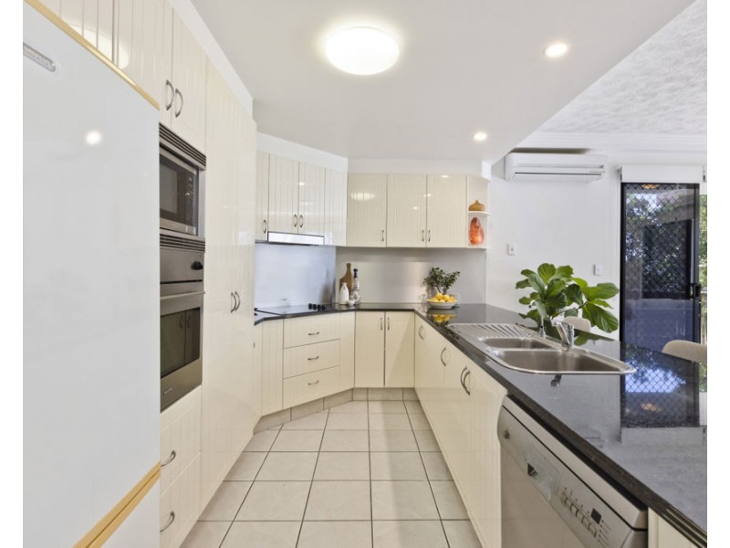 3/3 Johnston St, Bilinga QLD 4225