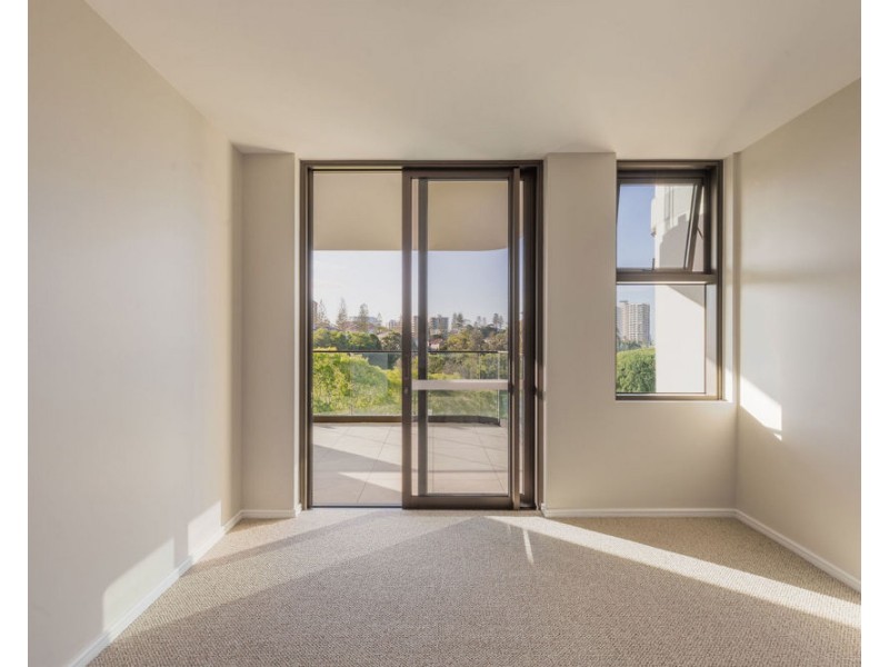 404/4 Carmichael Close, Coolangatta QLD 4225