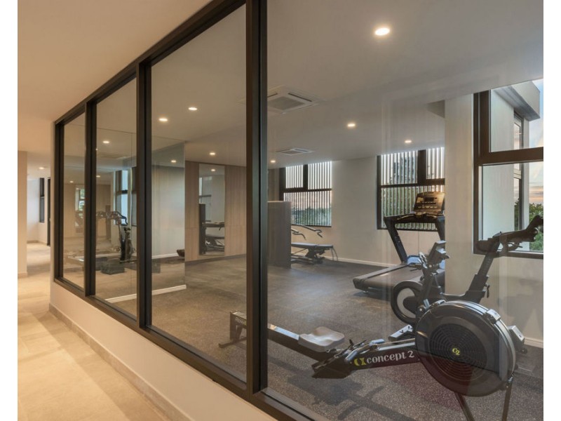 404/4 Carmichael Close, Coolangatta QLD 4225