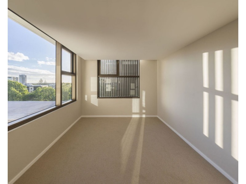 404/4 Carmichael Close, Coolangatta QLD 4225