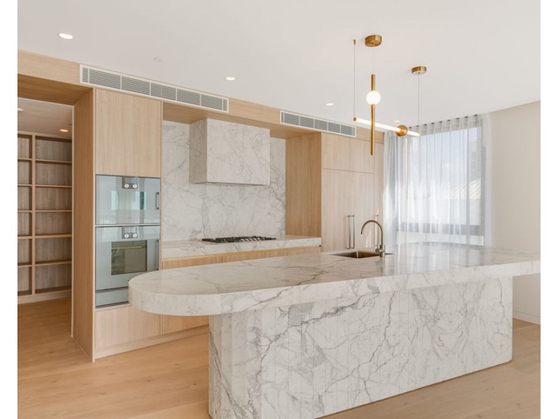 2/107 Jefferson Lane  ” Ophira”, Palm Beach QLD 4221