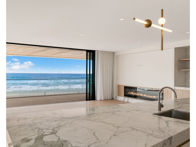 2/107 Jefferson Lane  ” Ophira”, Palm Beach QLD 4221