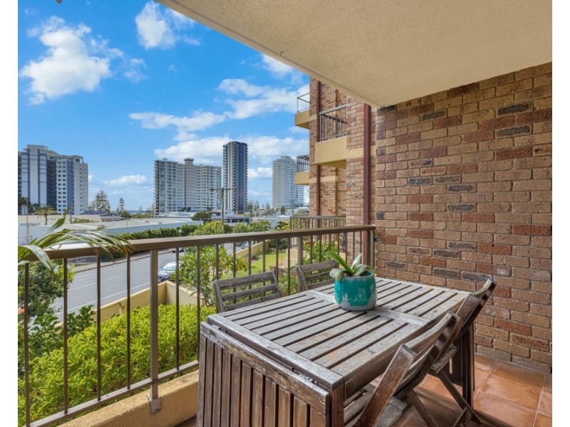 4/18 Lanham Street, Coolangatta QLD 4225