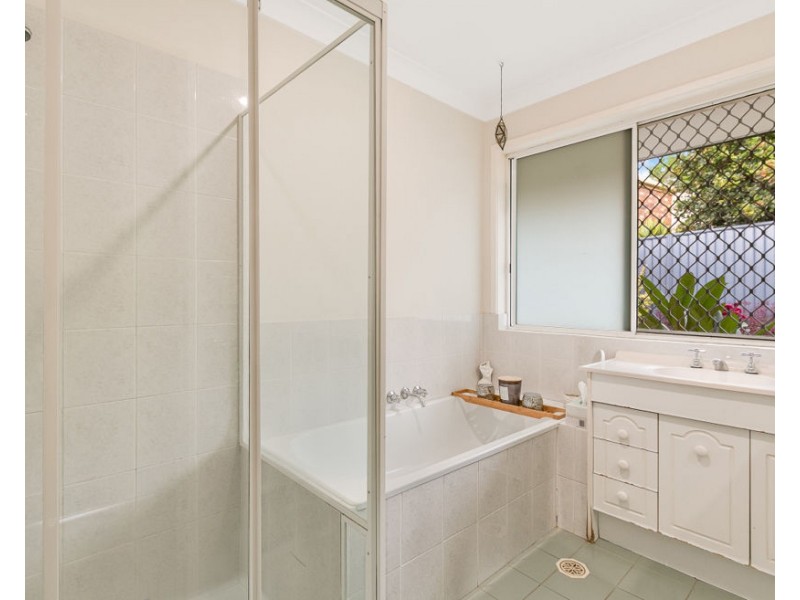 14 Glen Ayr Drive, Banora Point NSW 2486