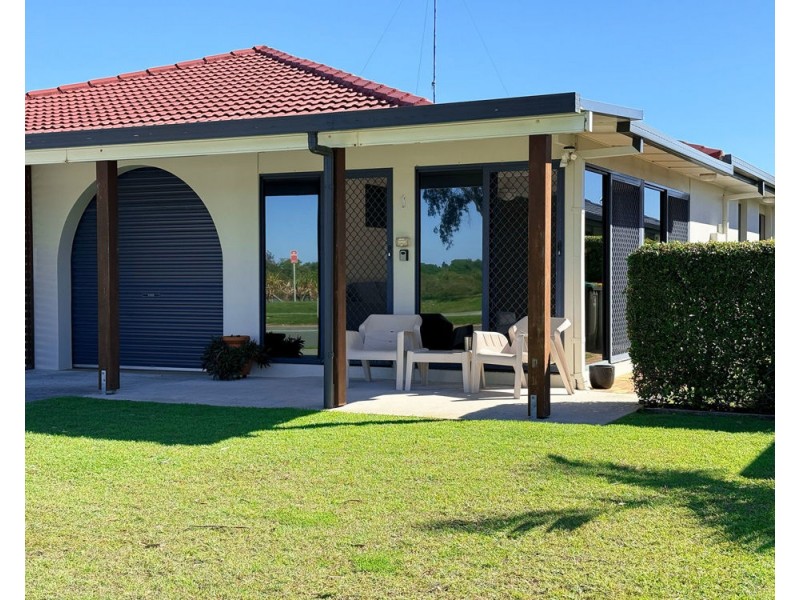 1/64 Keith Compton Dr, Tweed Heads NSW 2485