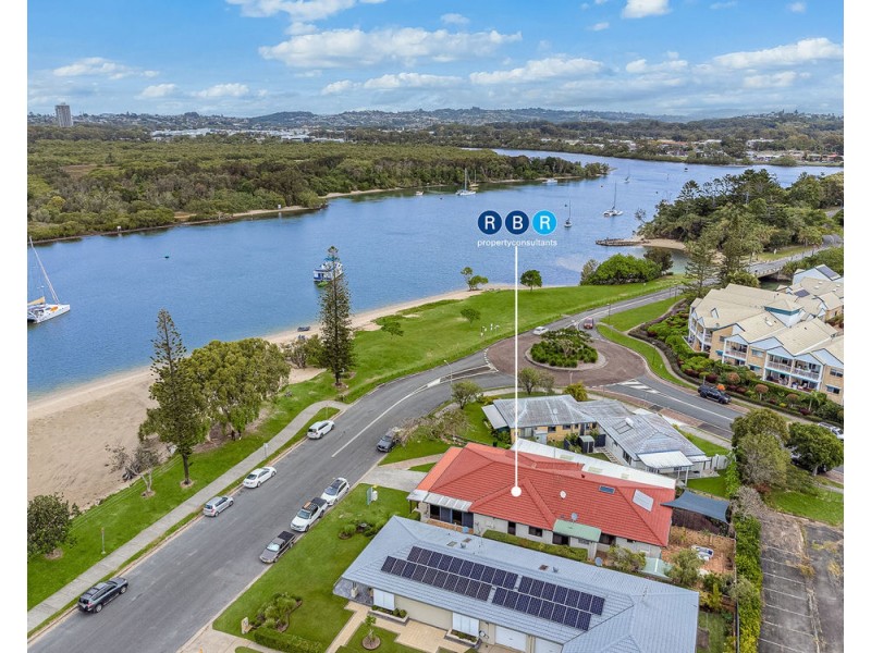 1/64 Keith Compton Dr, Tweed Heads NSW 2485