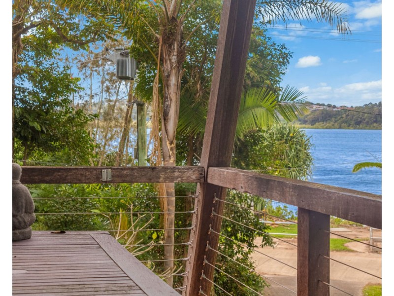 122 Broadwater Esplanade, Bilambil Heights NSW 2486