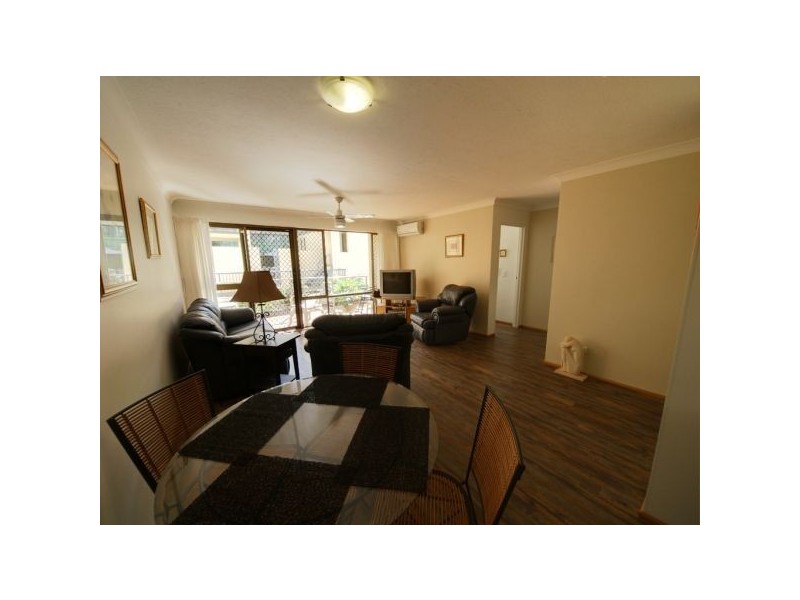 2/7 Eden Ave, Rainbow Bay QLD 4225