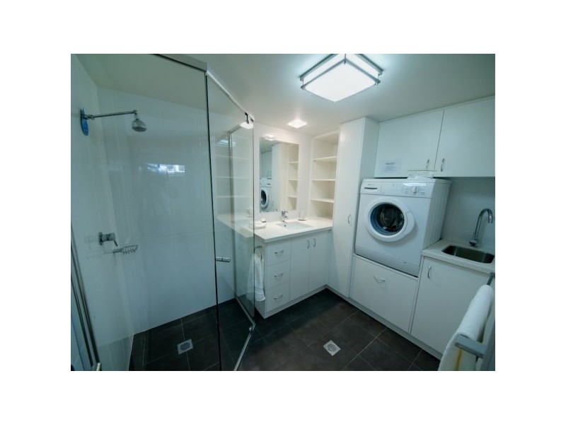 2/7 Eden Ave, Rainbow Bay QLD 4225