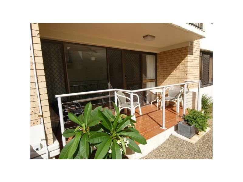 2/7 Eden Ave, Rainbow Bay QLD 4225