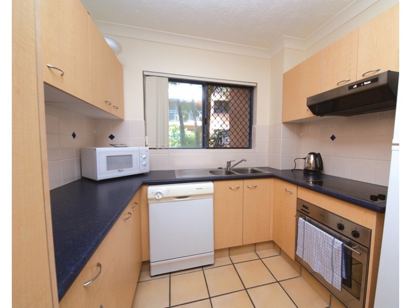 3/5  Hill Street, Rainbow Bay QLD 4225