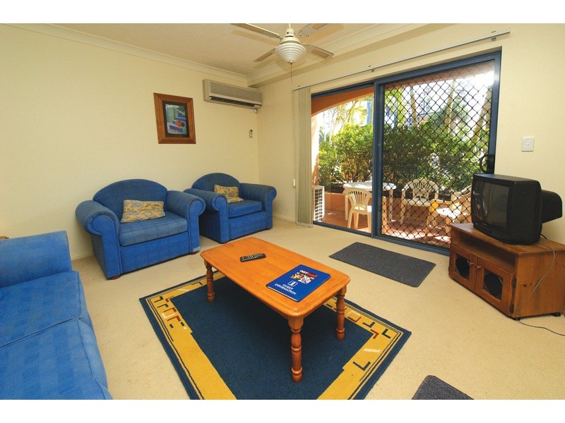 3/5  Hill Street, Rainbow Bay QLD 4225