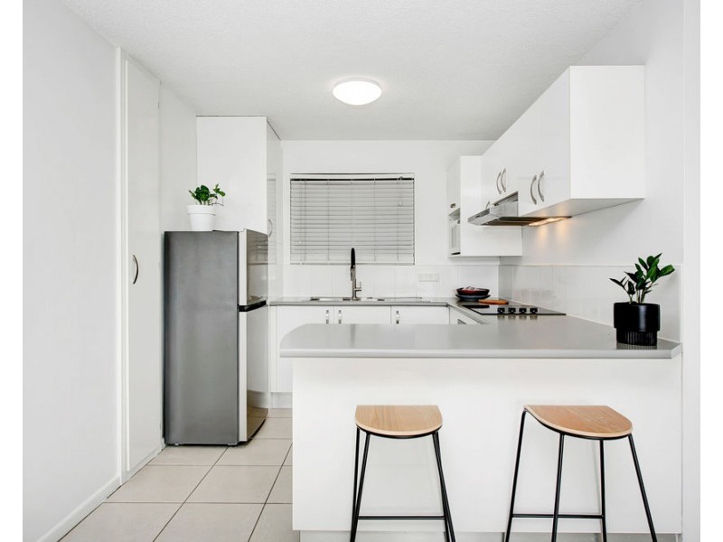 7/140 Marine Parade  BEACH LODGE, Coolangatta QLD 4225