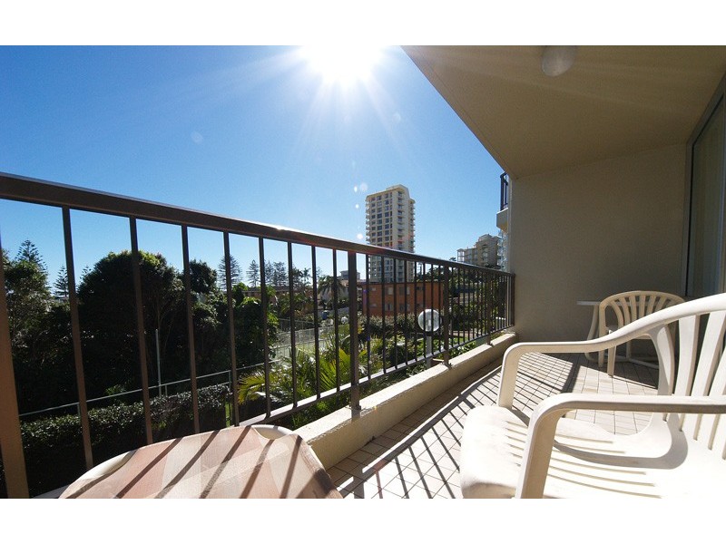 201/255 Boundary Street, Rainbow Bay QLD 4225