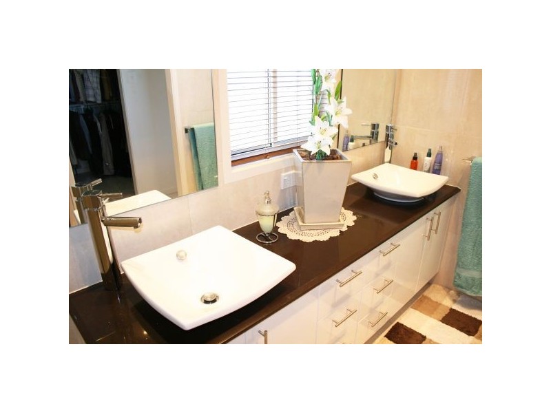4 Owenia Cct, Bilambil Heights NSW 2486