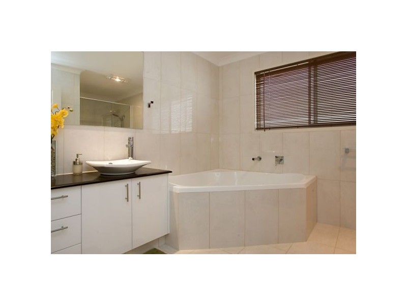 4 Owenia Cct, Bilambil Heights NSW 2486