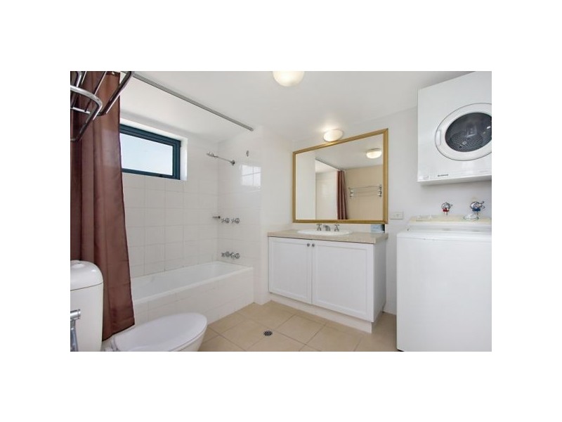 220/99 Griffith Street, Coolangatta QLD 4225