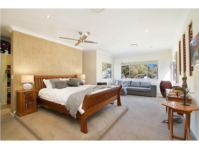 4 Bolton Street, Coolangatta QLD 4225