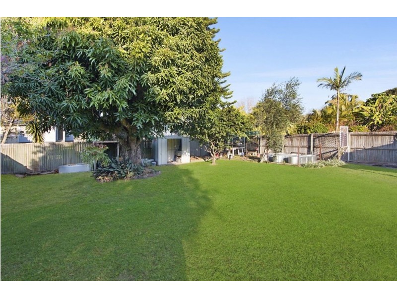 2 Sunshine Avenue, Tweed Heads South NSW 2486