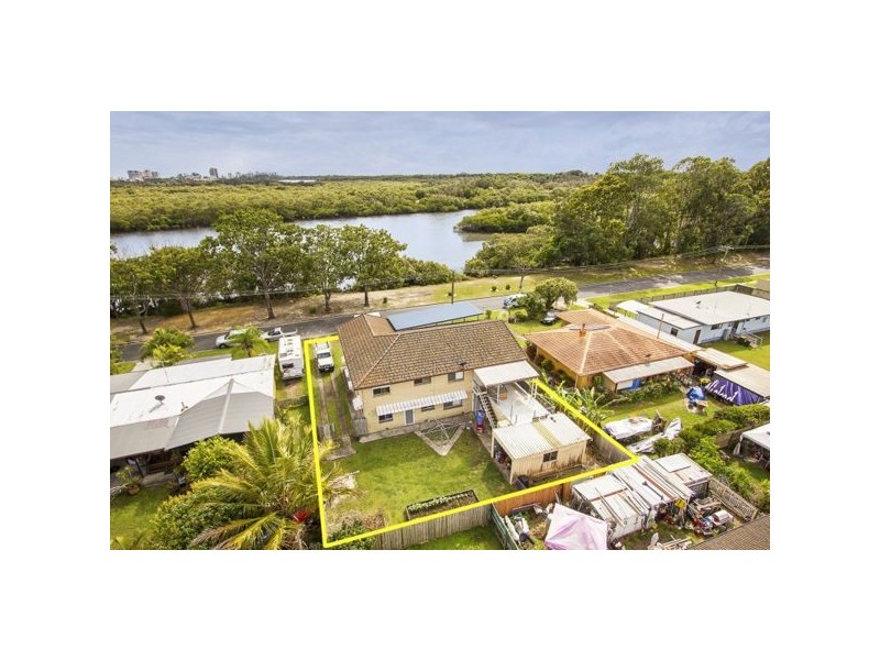 14 Water Street, Tweed Heads South NSW 2486