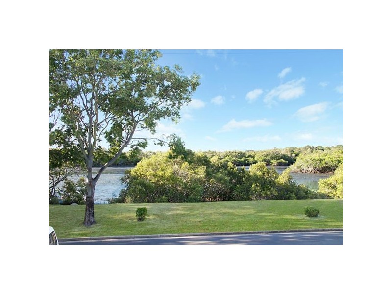 14 Water Street, Tweed Heads South NSW 2486