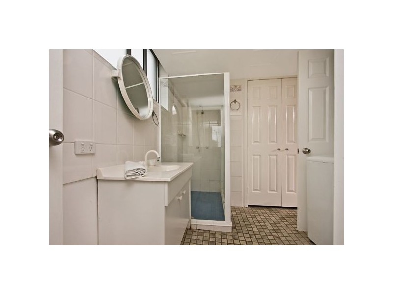 1/3 Ward Street, Rainbow Bay QLD 4225