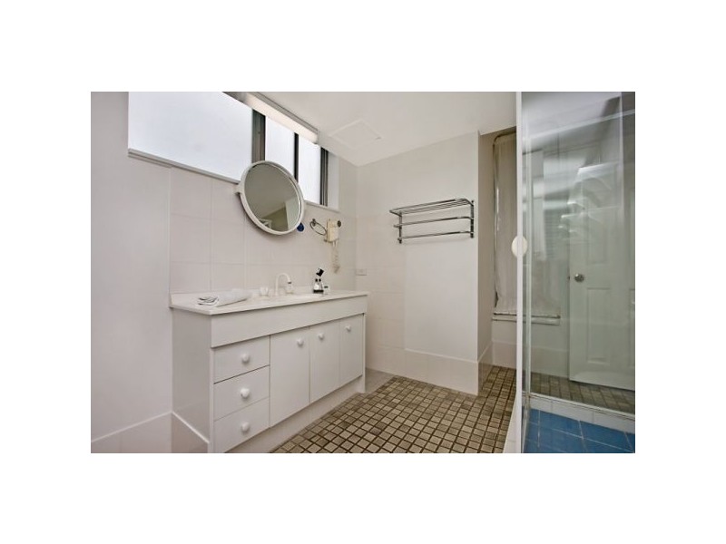 1/3 Ward Street, Rainbow Bay QLD 4225