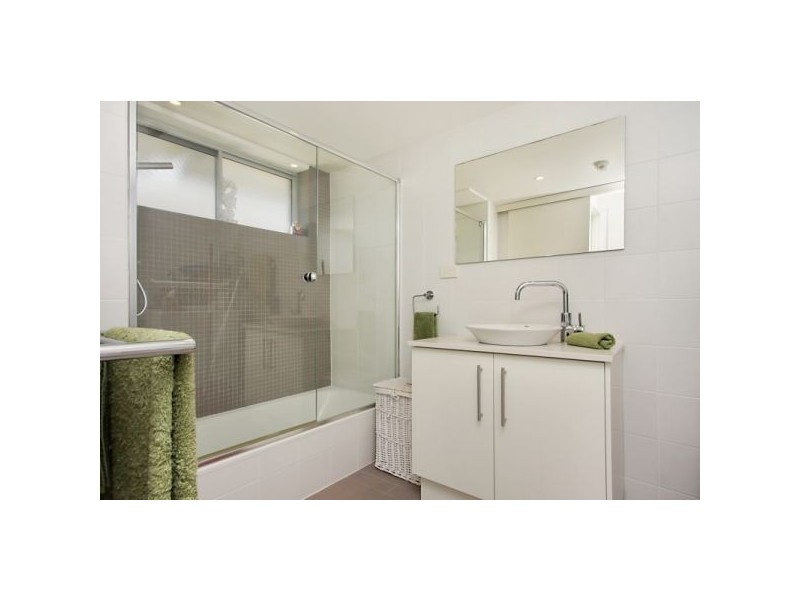 11/22-26 Boundary Street, Rainbow Bay QLD 4225