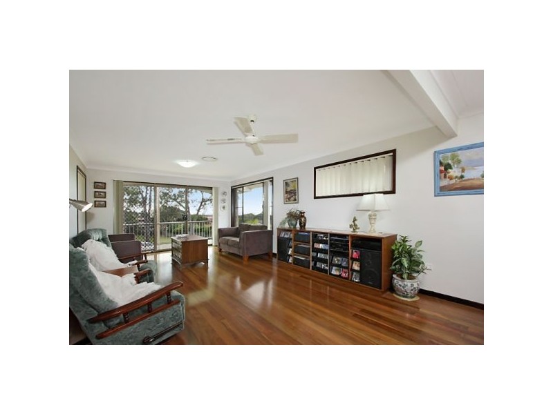 6 Pacific Dr, Banora Point NSW 2486