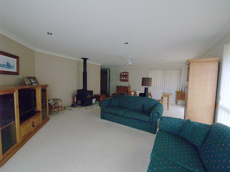 124 Murtha Drive, Elanora QLD 4221