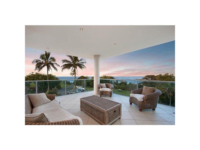 2/13 Eden Street, Rainbow Bay QLD 4225