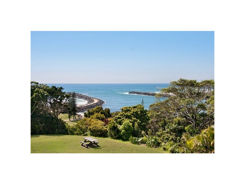 2/13 Eden Street, Rainbow Bay QLD 4225